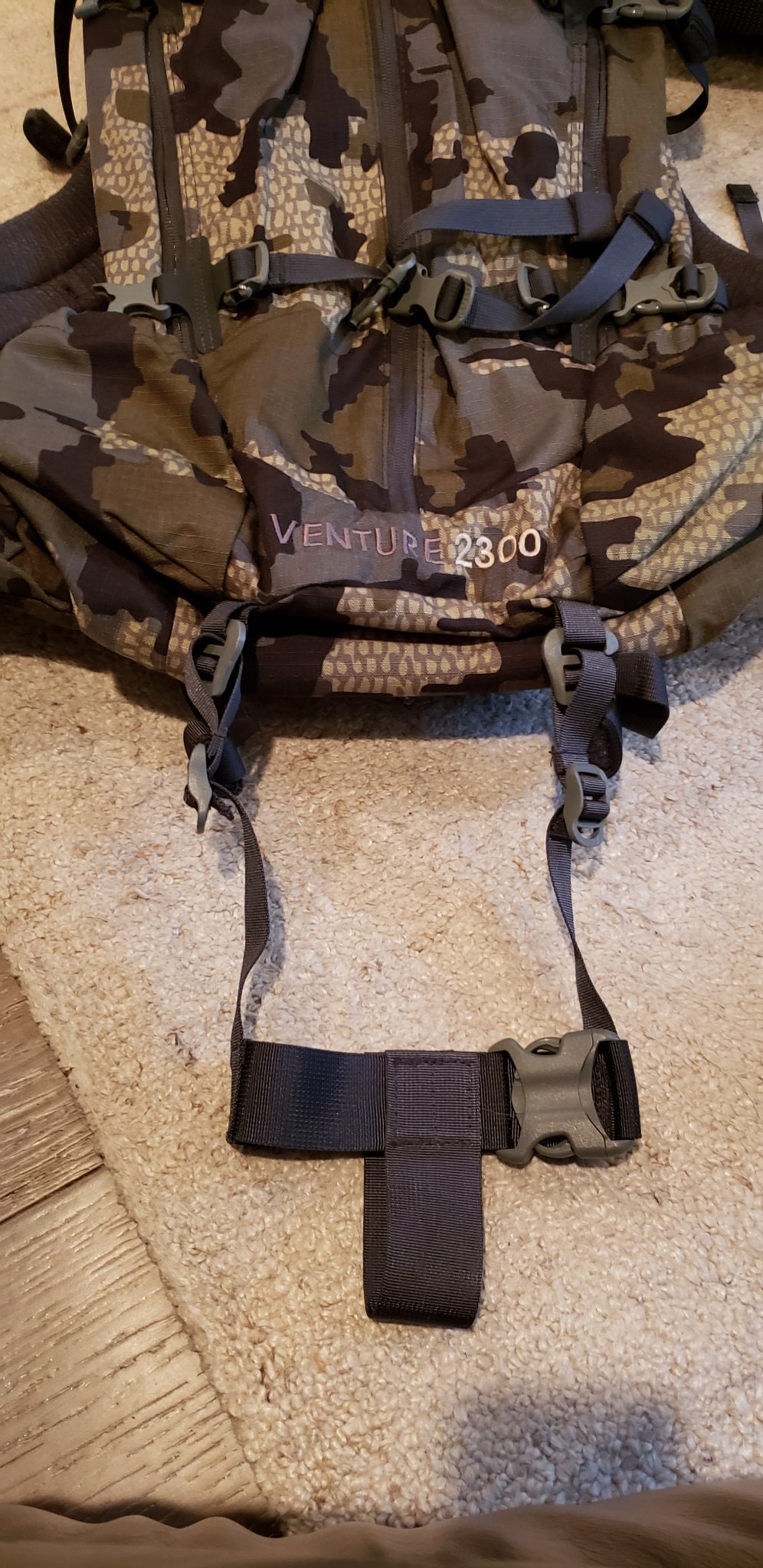 Attaching kuiu clearance pack to frame