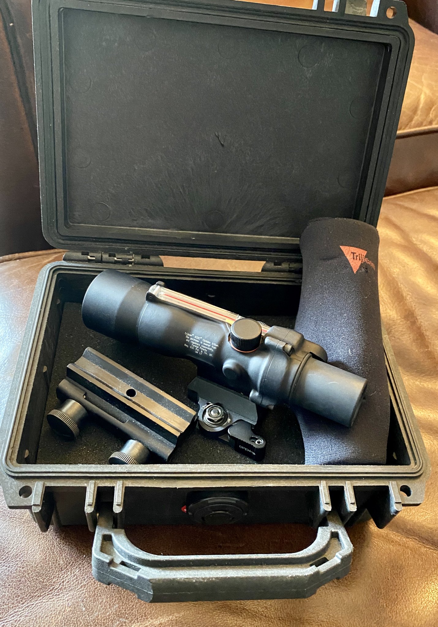 Optics - SOLD: Trijicon TA33R-8 ACOG with LaRue Mount | Sniper's