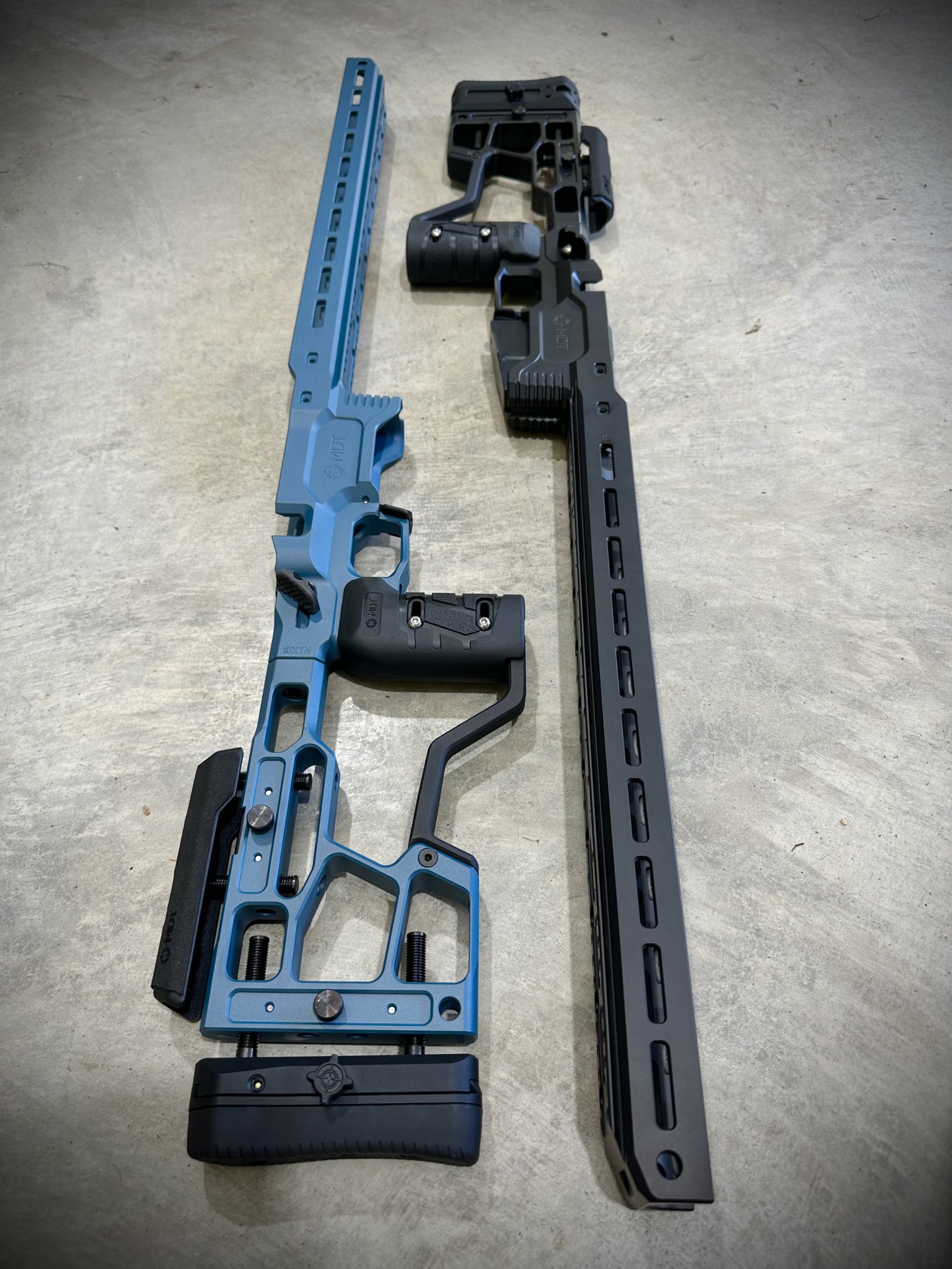 MDT Elite Chassis for Remington 700 SA RH in Titanium Blue (106557-TBL):  The Pinnacle of Precision and Style