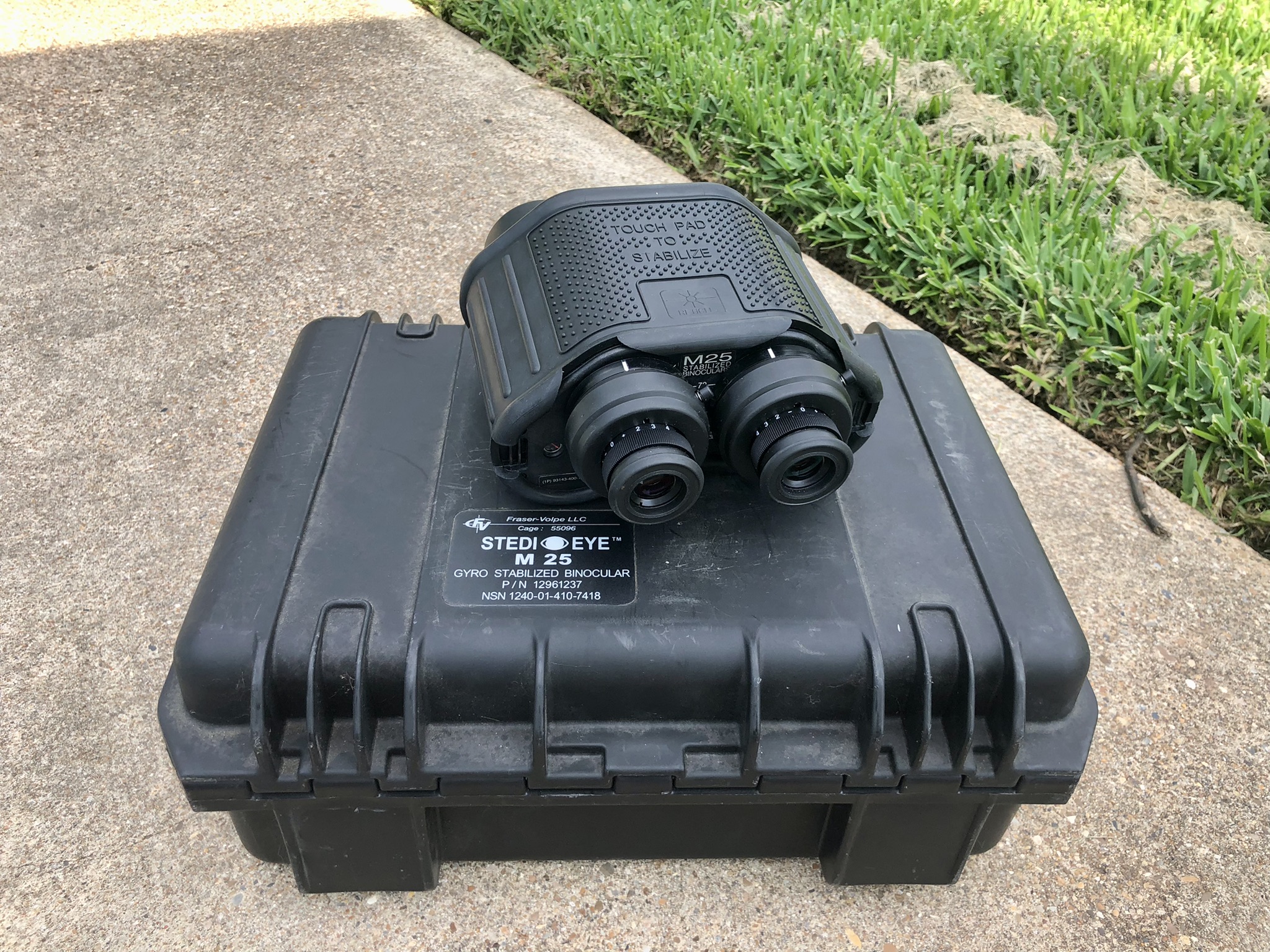 M25 binoculars hot sale