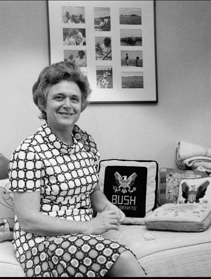 Barbara Bush Younger.jpg