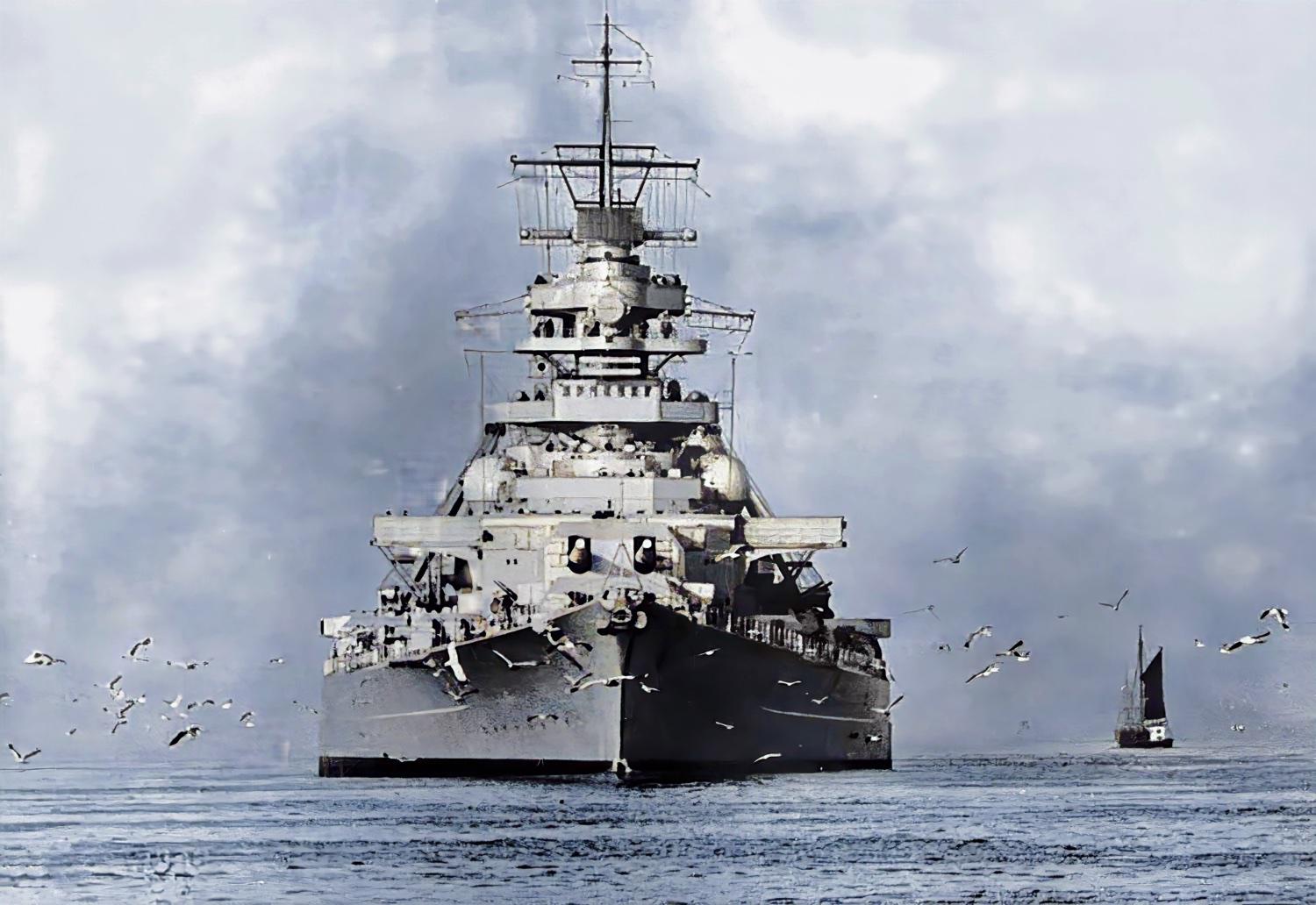 battleship-bismarck-in-the-elbe-river-on-9-december-1940-v0-sixjpmv5o1za1.jpg