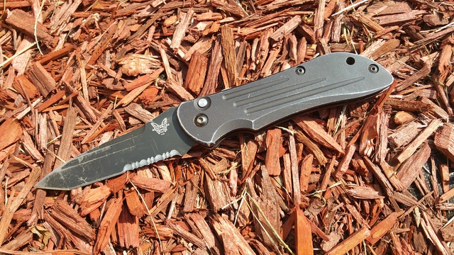 Benchmade Stryker auto.jpg