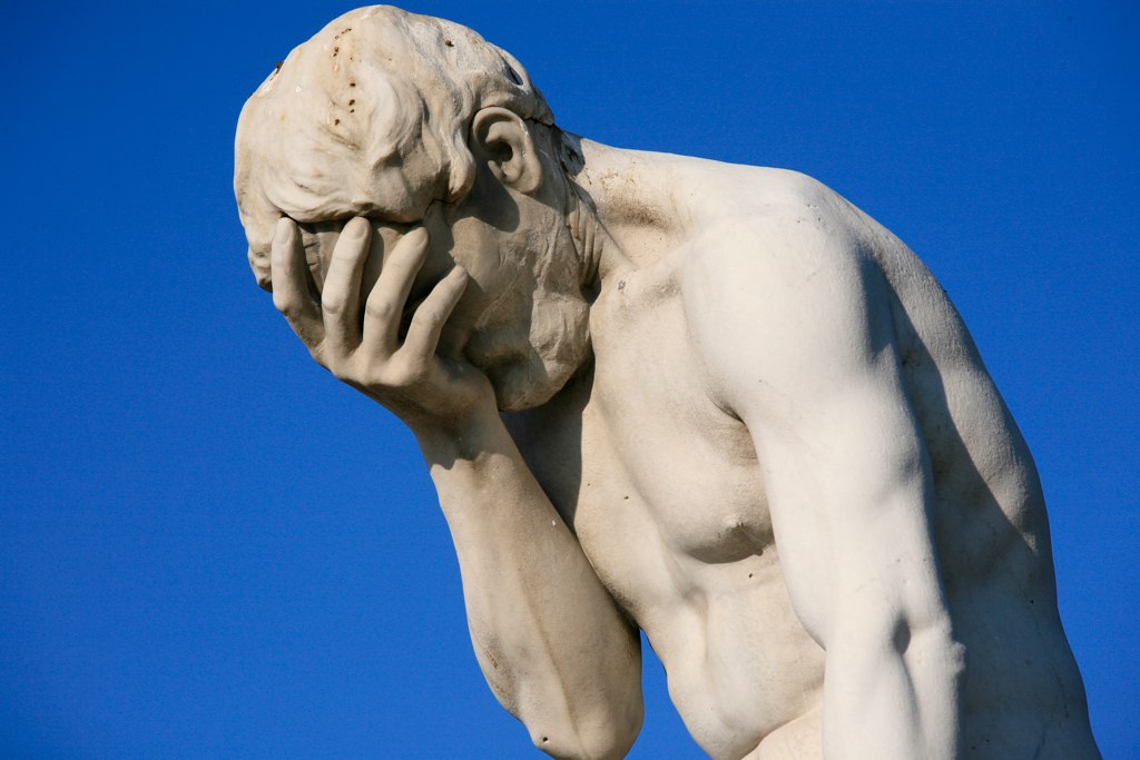 Facepalm_statue.jpg