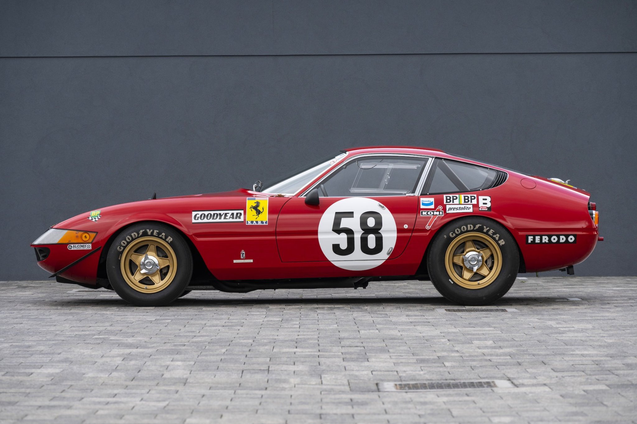 Ferrari-365-GTB4-Daytona-Competizione-10.jpg