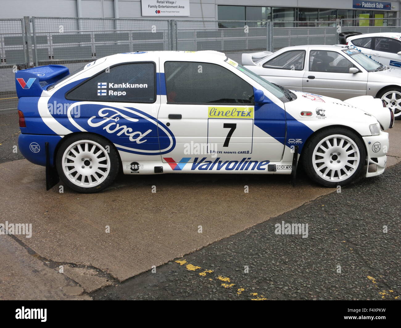 ford-escort-rs-cosworth-wrc-car-world-rally-championship-1997-1998-F4XPKW.jpg