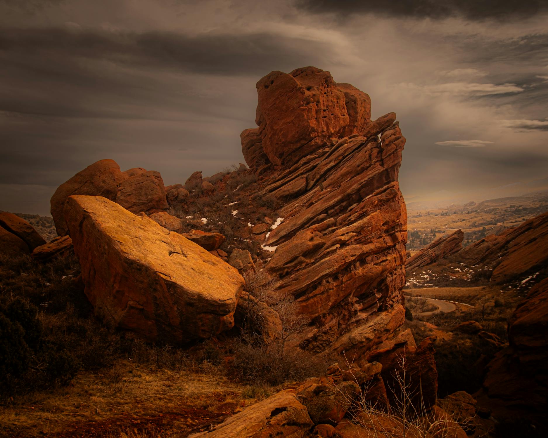 free-photo-of-dramatic-red-rocks-in-winter-landscape.jpeg