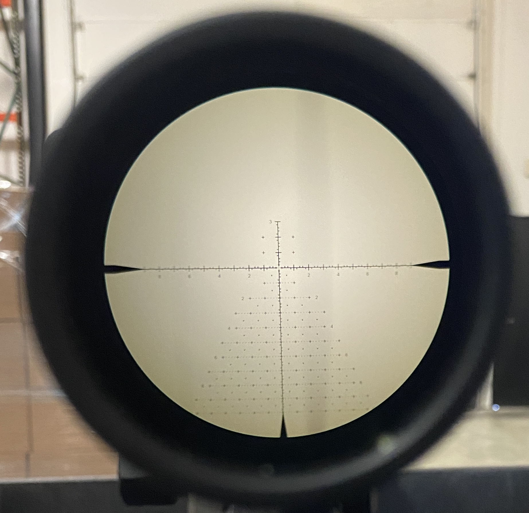 H6.Mil.Reticle.18x.JPG