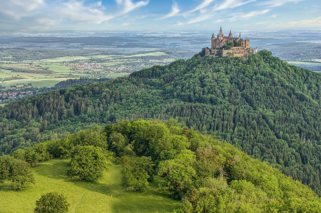 hohenzollern-5328719_1280.jpg