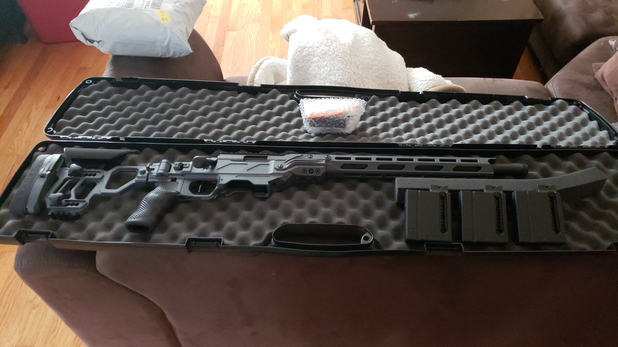 Cadex Defence on X: Here are some pictures of a left handed Rem 700  sitting in a Cadex Field Competition chassis and equipped with the Cadex  MX1 muzzle brake.  / X