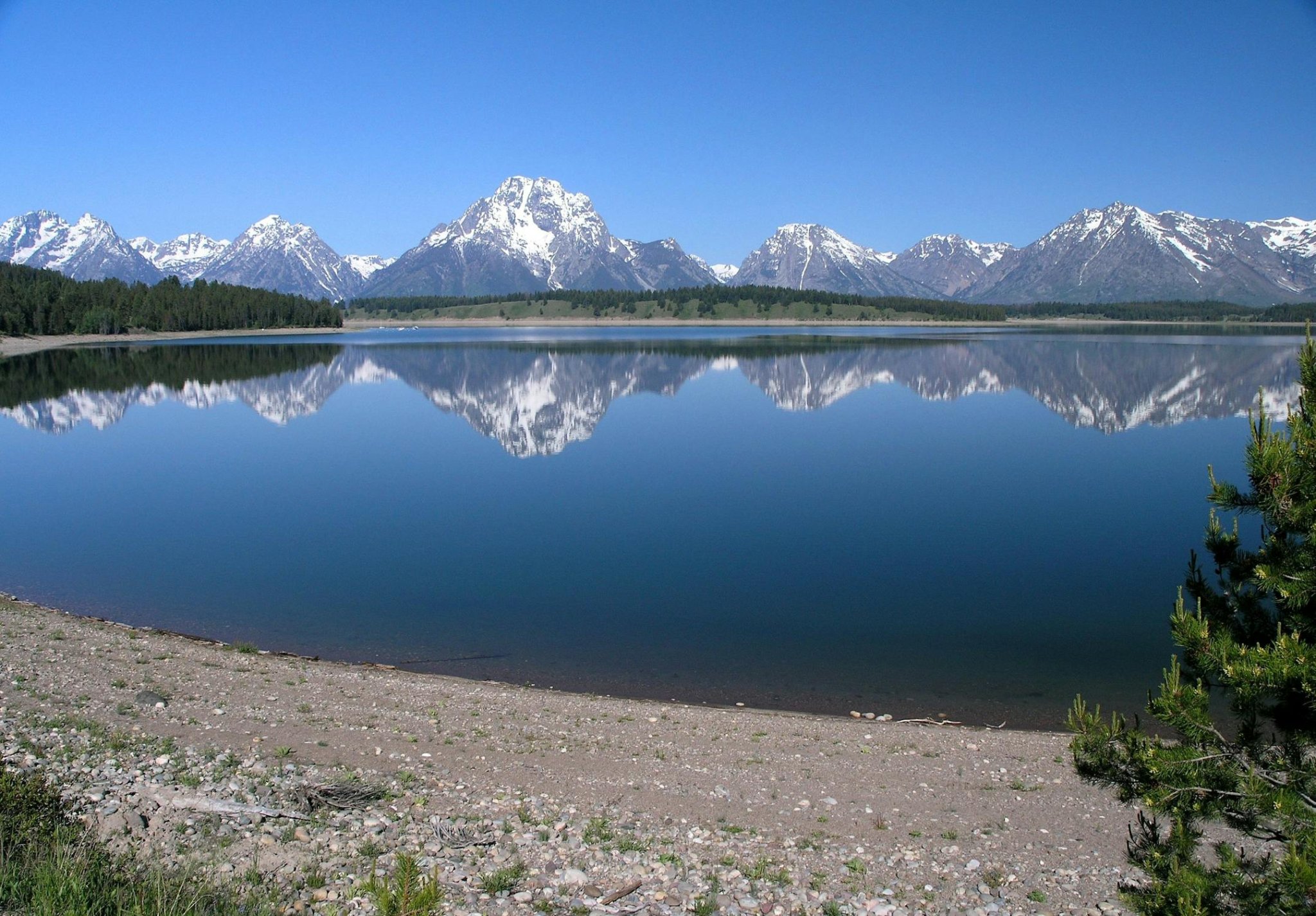 jackson-lake-grand-teton-national-park-wyoming-water-69384.jpeg