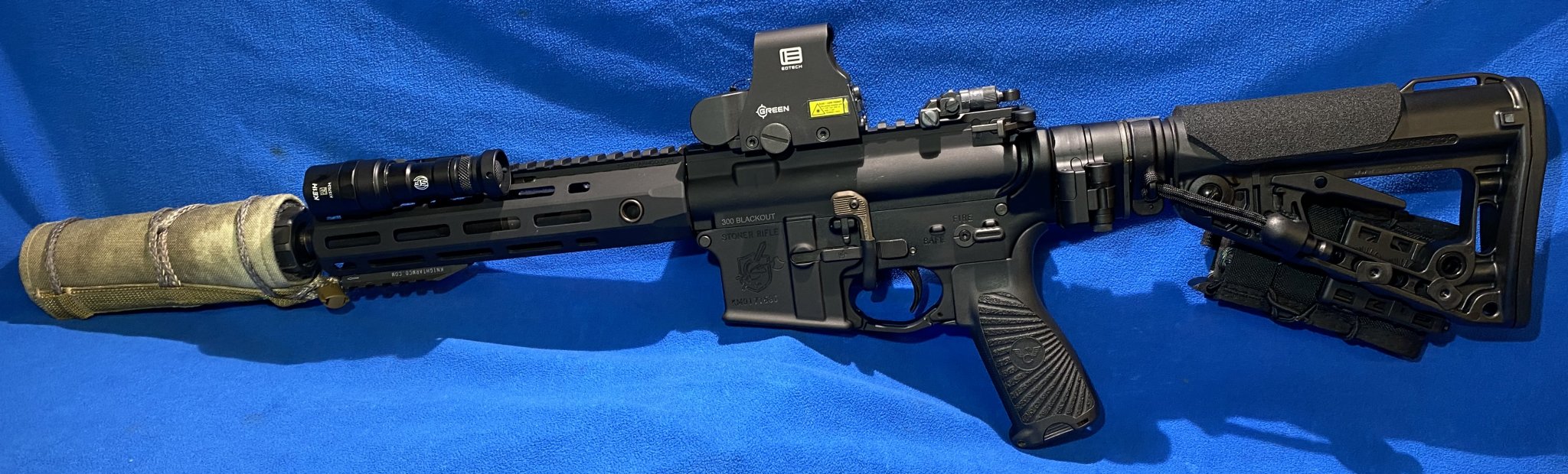 KAC 300 Blackout Eotech XPS2 with SurefireIMG_4497.jpg