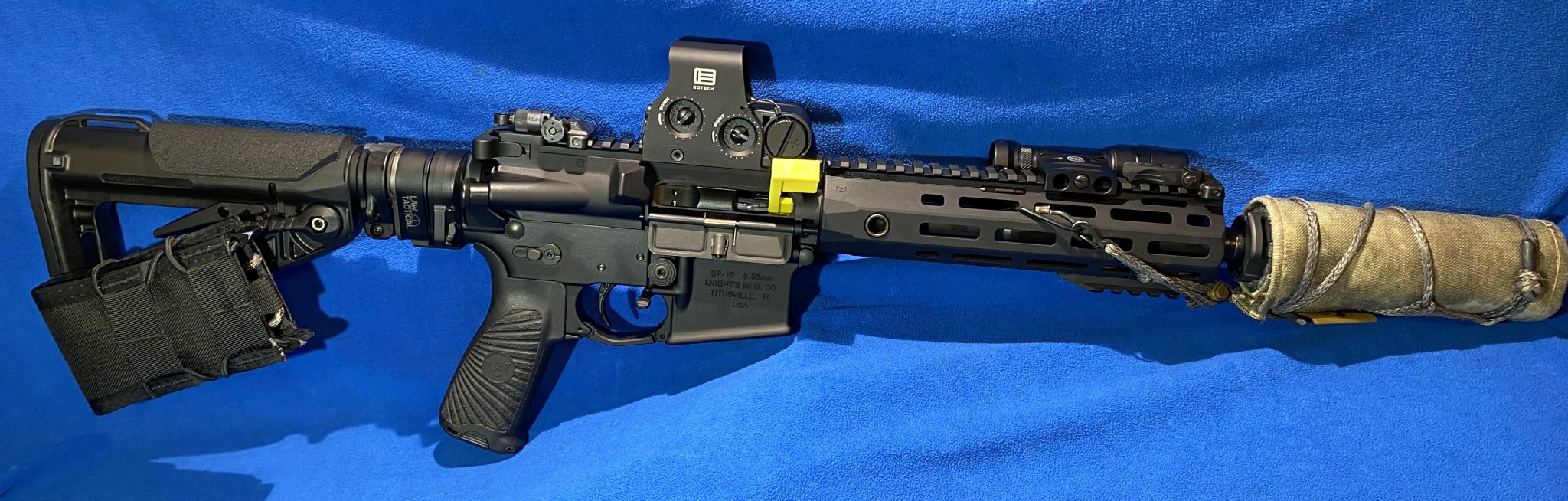 KAC 300 Blackout Eotech XPS2 with SurefireIMG_4501 copy.jpg