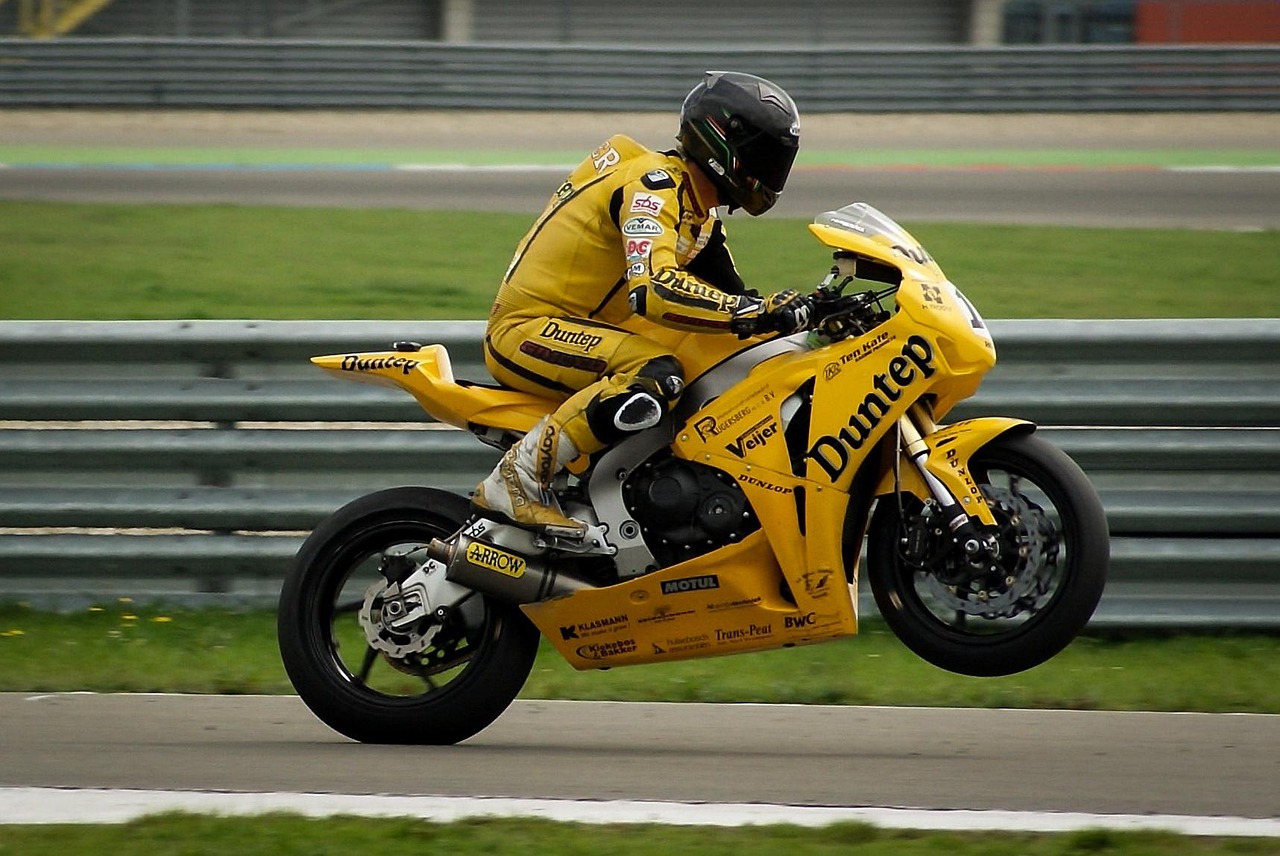 motorbike-384687_1280.jpg