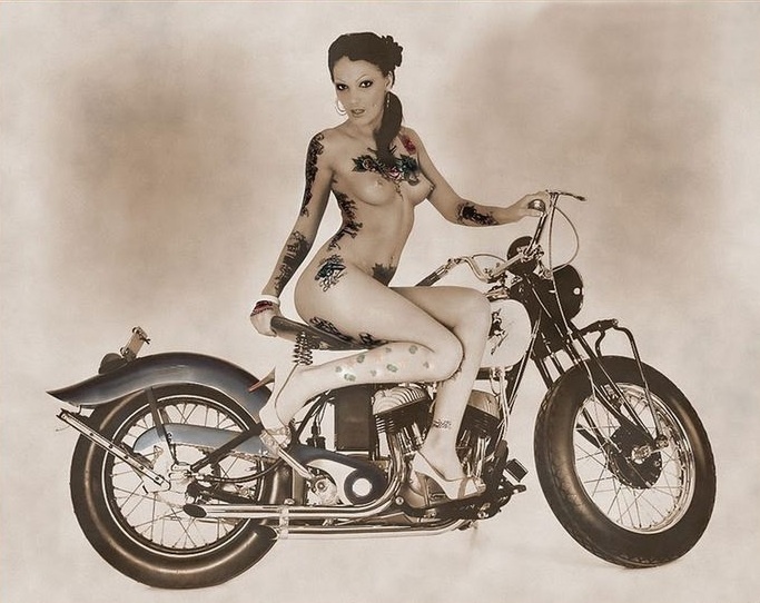 naked-wives-on-motorbikes-6.jpg