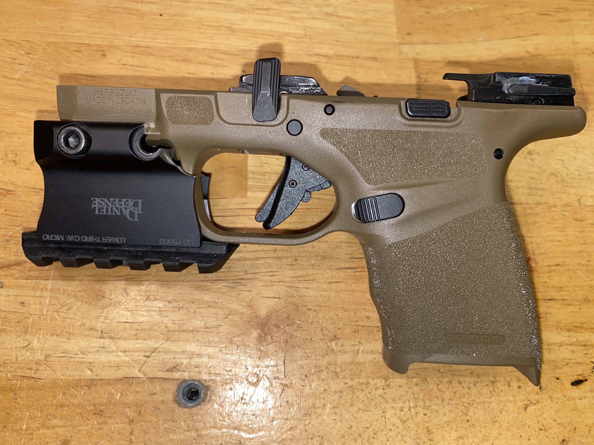 Springfield Armory Hellcat Daniel Defense-Magpul Picatinny Rail Mount Moidfied for Tripod 11.1...jpg