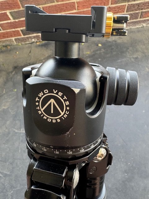 tripod3.jpg