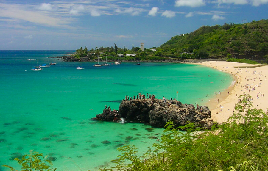 waimea_bay_cliff_jump.jpg