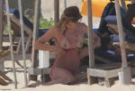 Doutzen-Kroes-Nipples-on-the-Beach.jpg